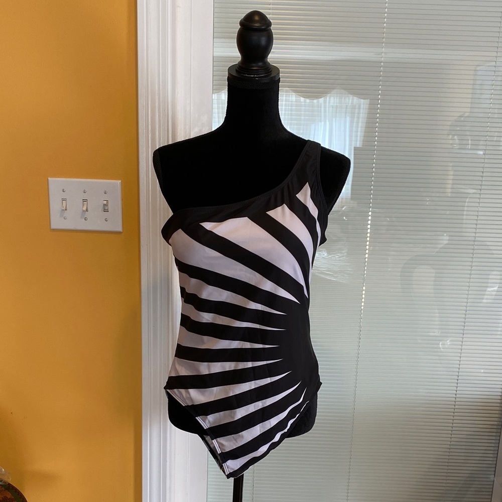 Black and White Asymmetrical Top